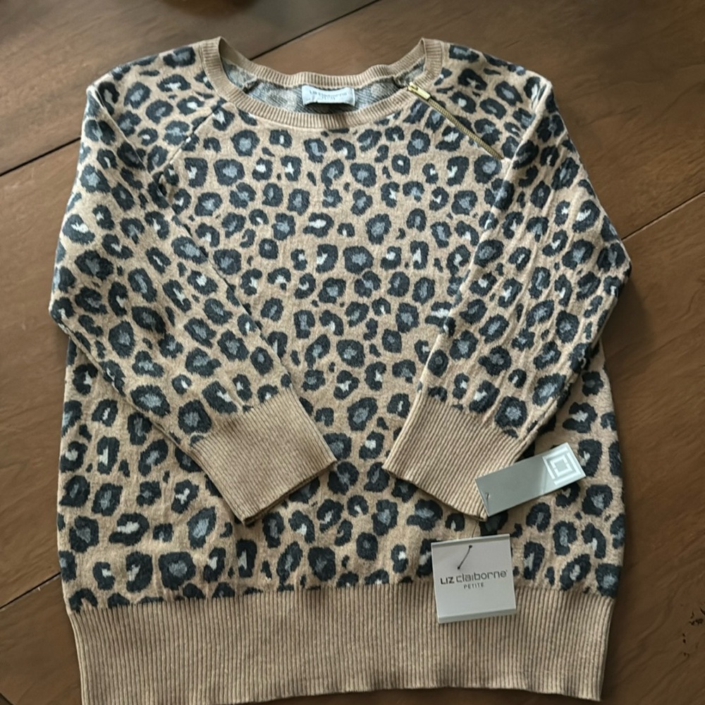 Vintage Liz Claiborne animal print sweater. Size petite large.
